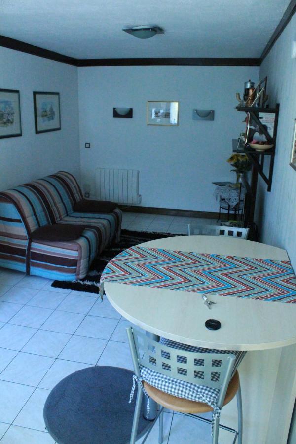 Les Champs Dores Noyarey Luaran gambar